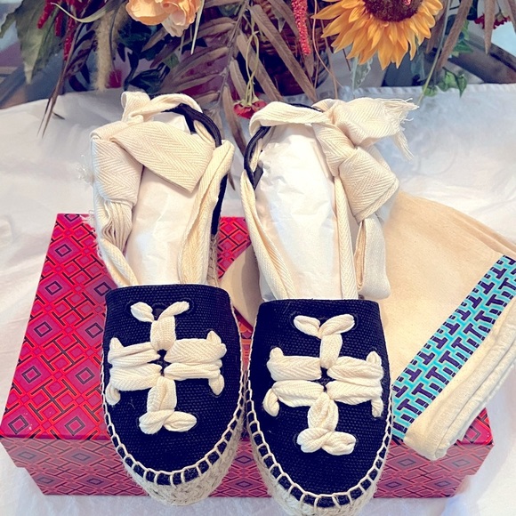 Tory Burch Woven Double T Espadrille 6.5